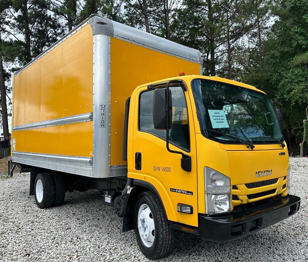 2019 Isuzu NPR HD's photo
